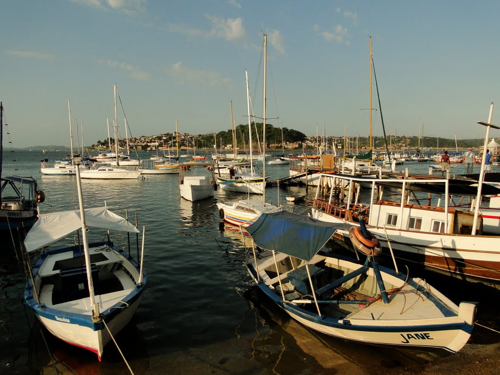 Embarcações na Ribeira, Salvador, Bahia, Brasil by Caio Graco Machado