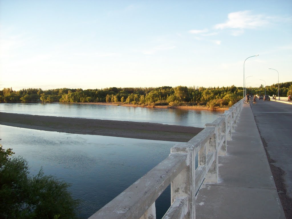 Puente sobre el río Negro by Leticia Perrouchoud