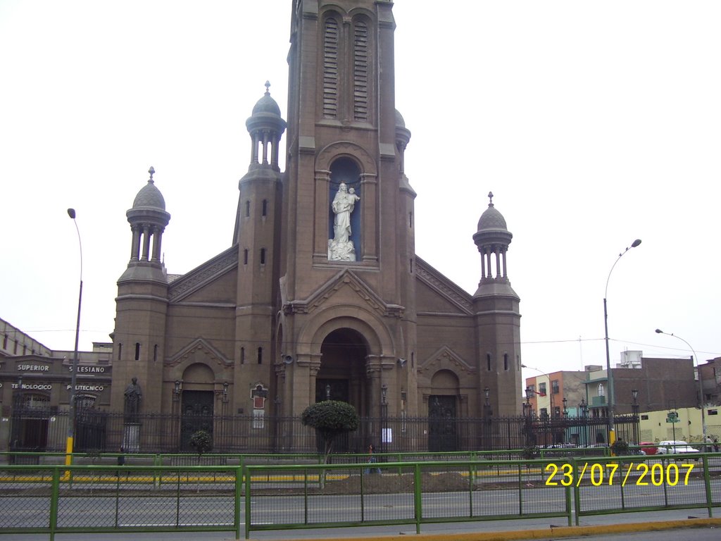 Iglesia de Maria Auxiliadora Breña by Victor_Calvo