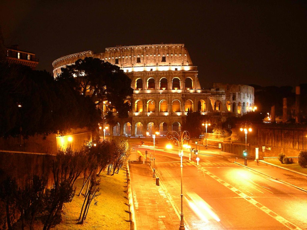 Colosseum at night by thearnie