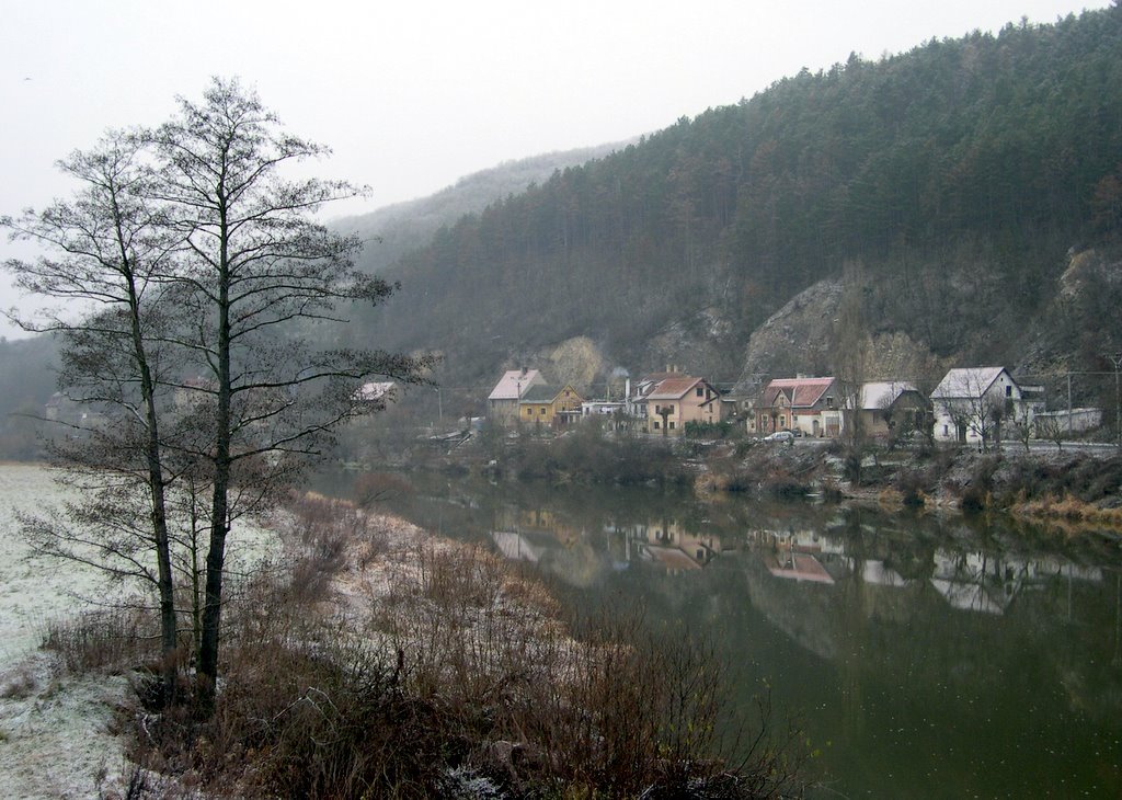 Karlstejn in the Snow I by dbsfemino