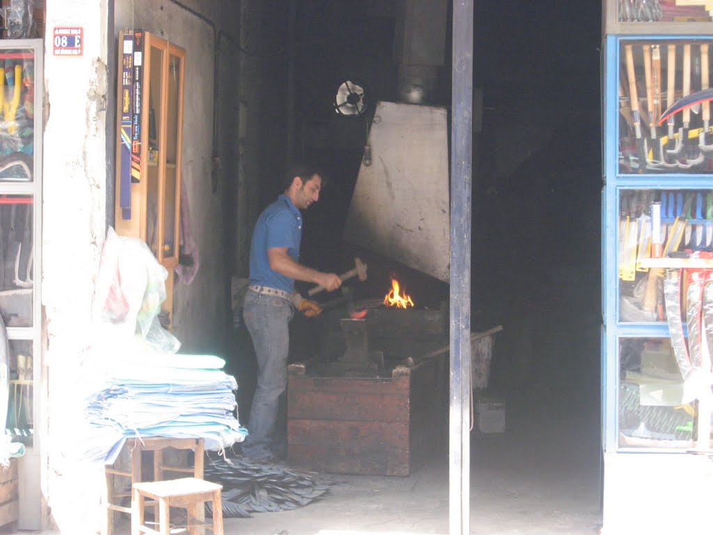 ARAKLI'da Dükkanlar. 27.07.2009 Muzaffer BAKIRTAŞ by Muzaffer BAKIRTAŞ