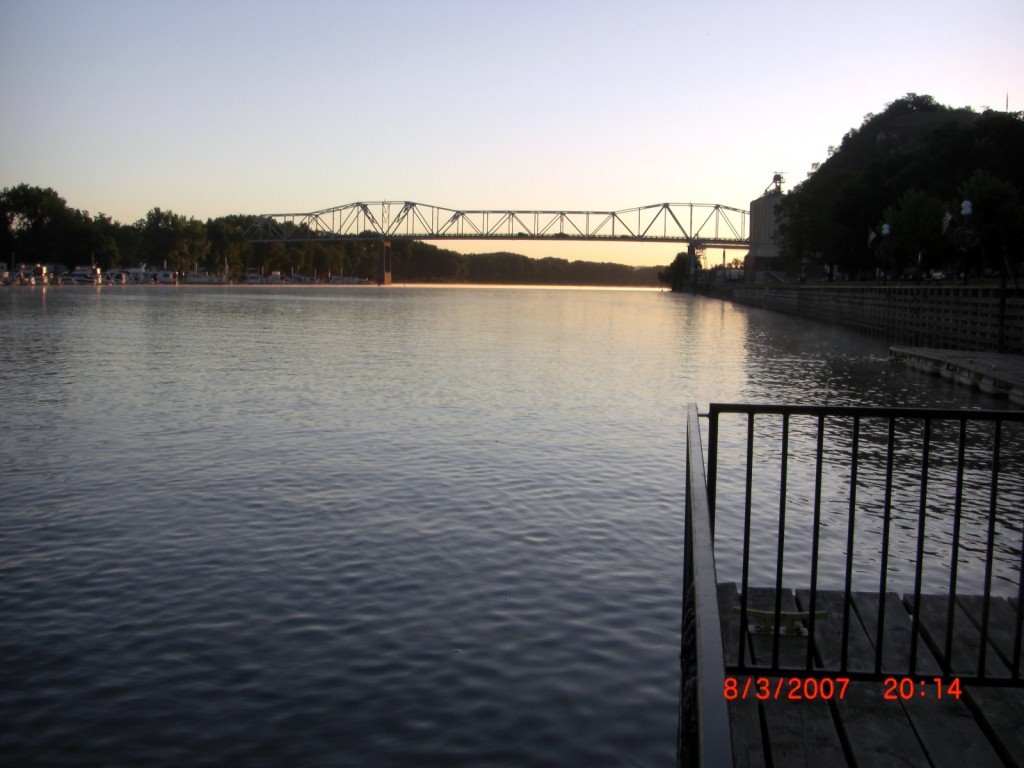 2007-8-3 Mississippi River by ikata-cir