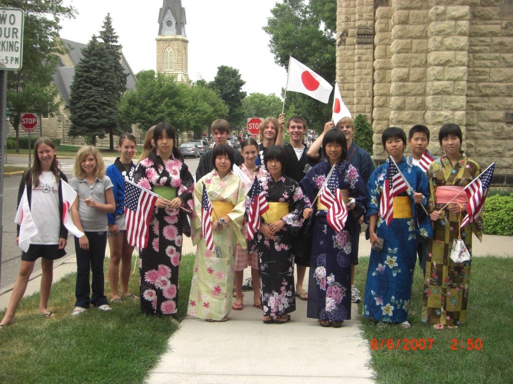 2007-8-5 River City Days parade by ikata-cir