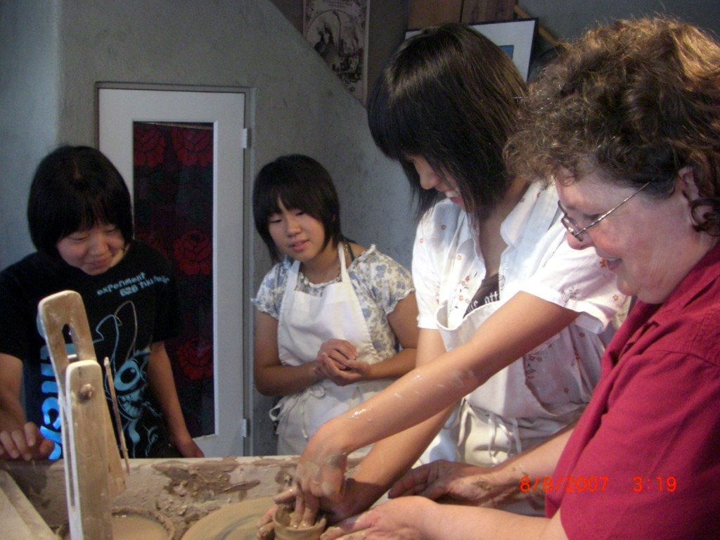 2007-8-7 Pottery by ikata-cir