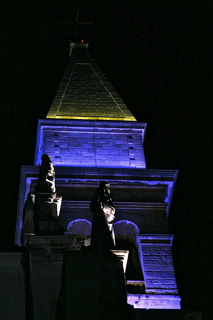 Vodnjan Tower by night by Zenn Maar