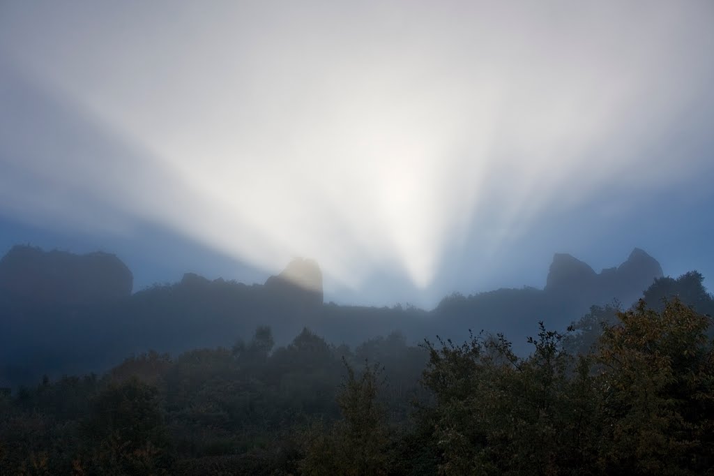 Niebla disipándose by carlos_