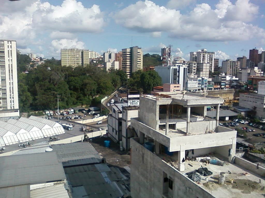 Los Teques, Vista desde la torre chocolate a la avenida la hoyada by favikar