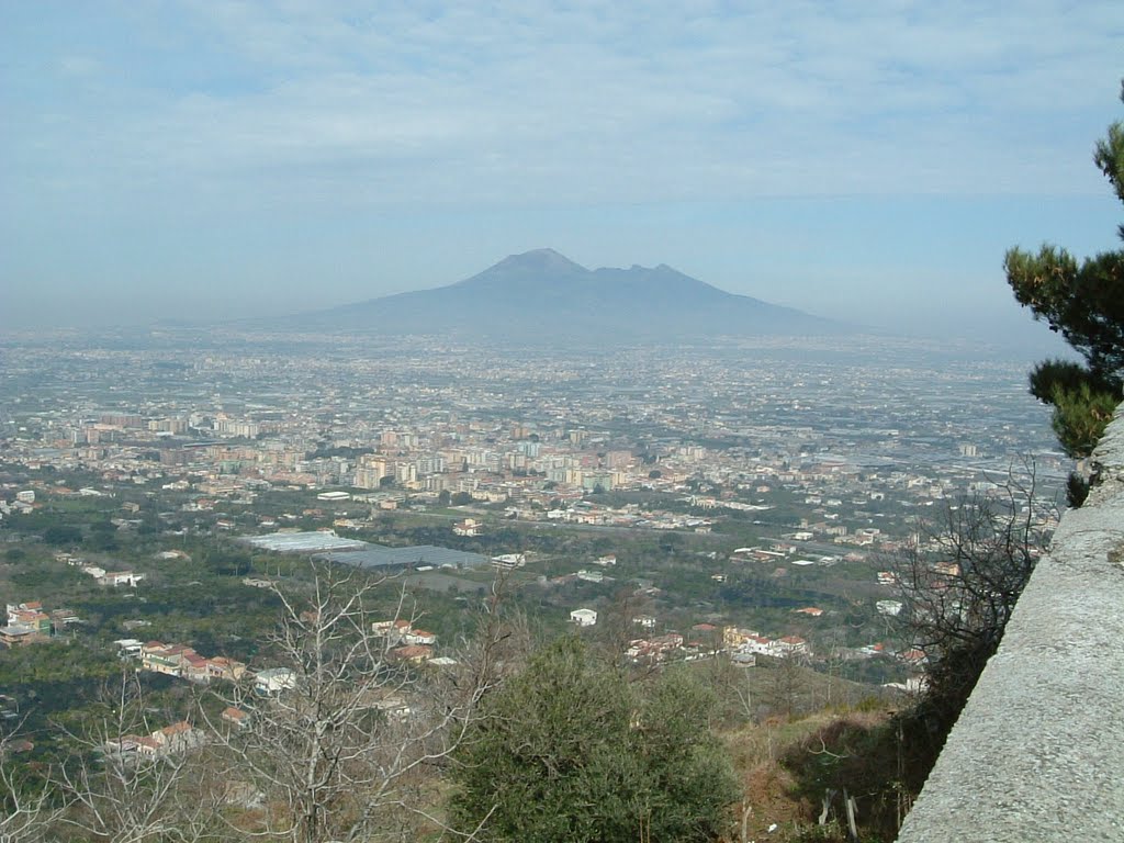 Il Vesuvio dal Valico di Chiunzi by Alberto Tammaro - Ag…