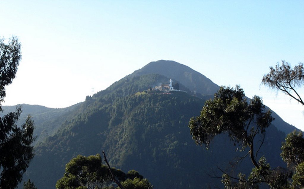 Iglesia e imagen de la Virgen en el Cerro de Guadalupe by lvarelaa