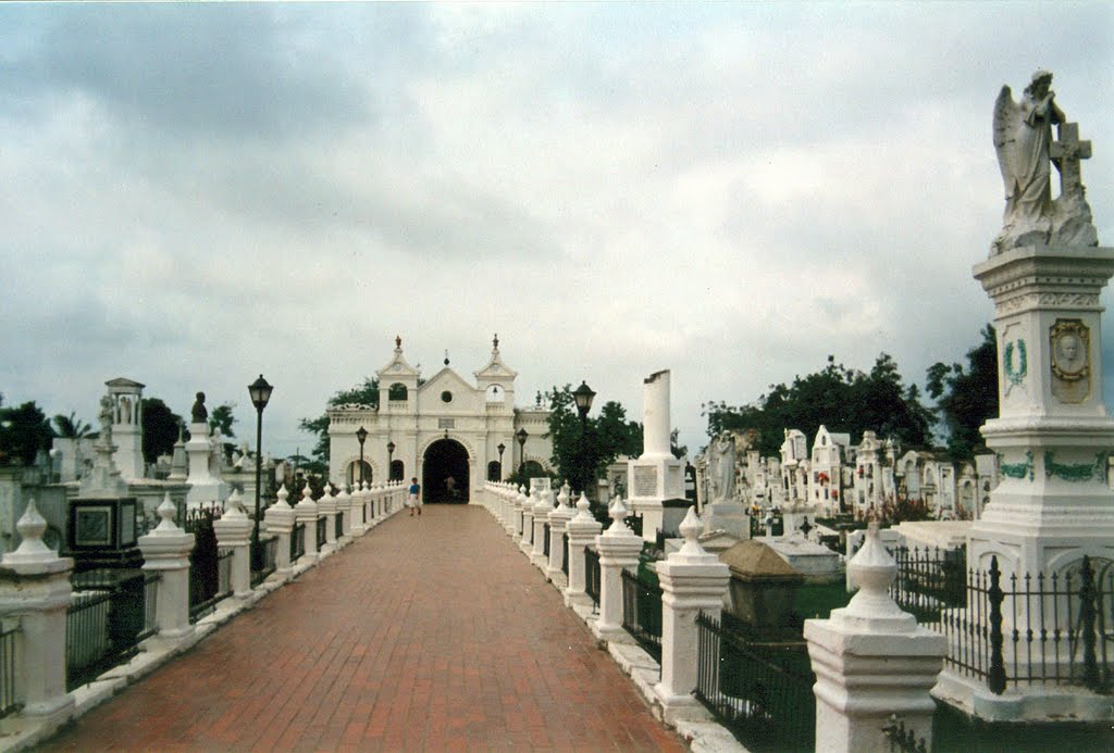 Cementerio central de Mompox by alejandrino tobon