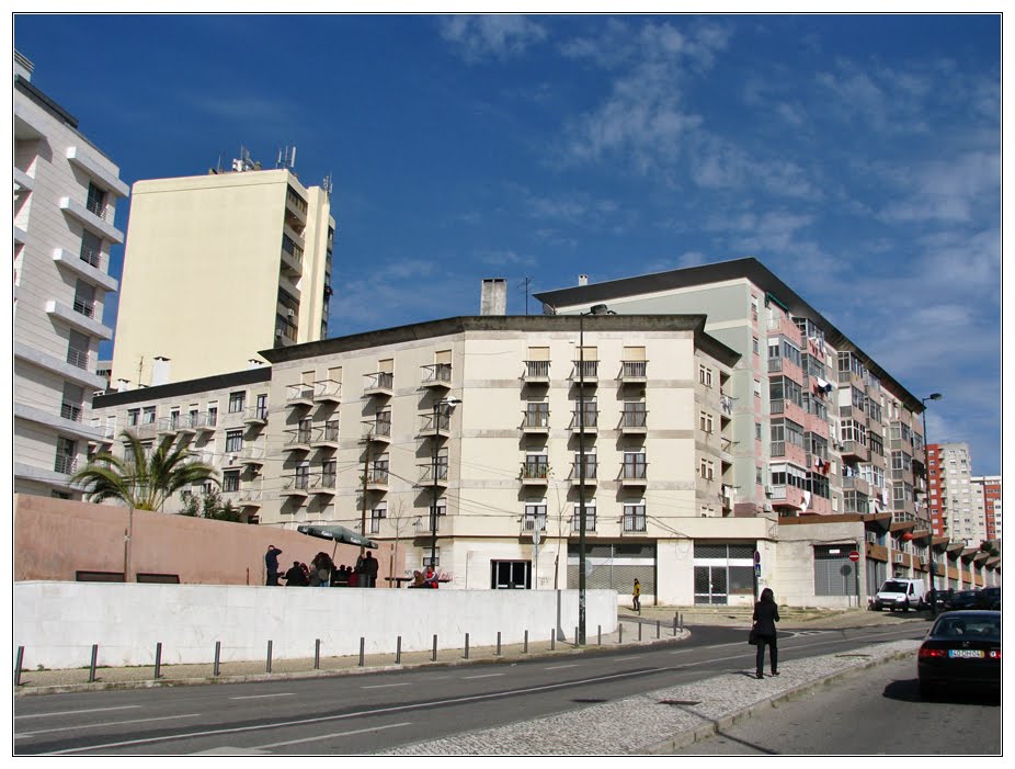 Avenida Maria Helena Vieira da Silva by Barragon