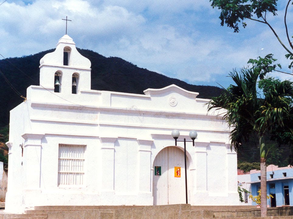 Iglesia de Taganga by alejandrino tobon