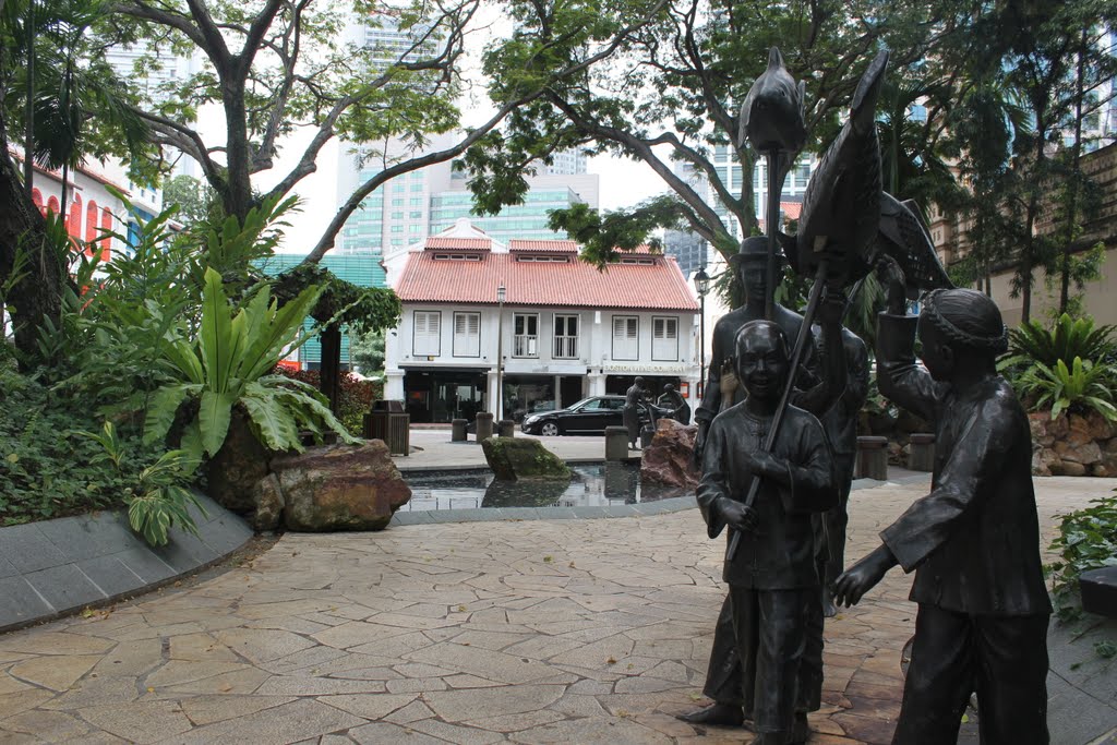 Sculptures at the Park by Paulo Tan