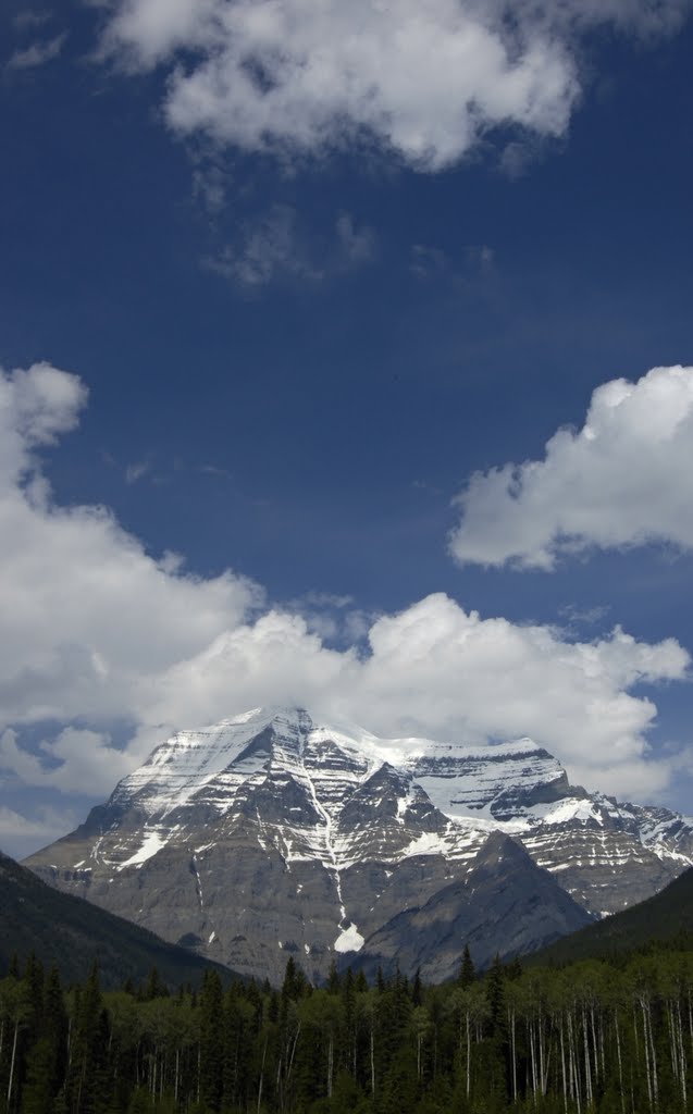 Mount Robson by GaGabriella