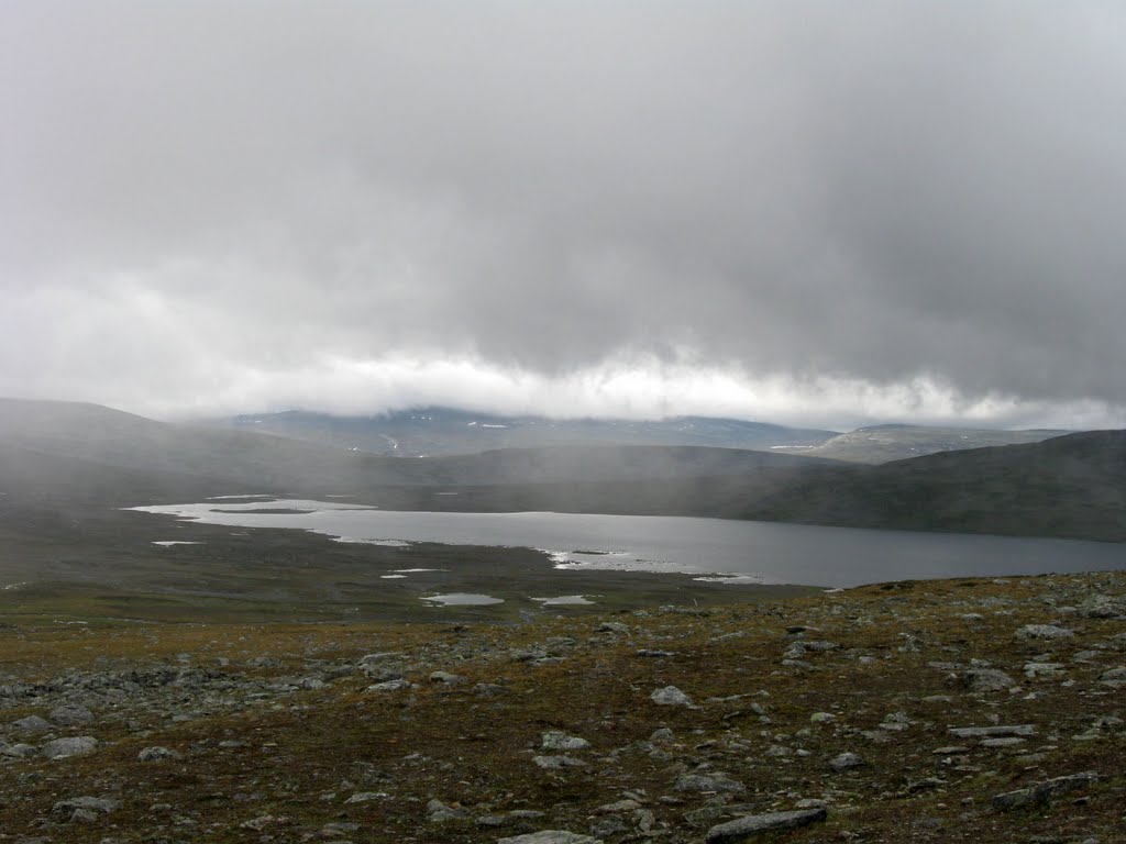 Lake Pitsusjärvi by Demant