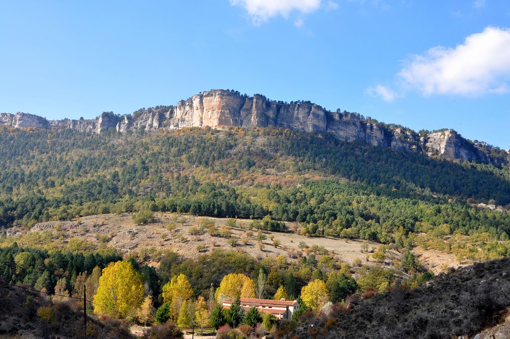 El otoño en Belvalle con"Piedra del Machorro". by ljimen3