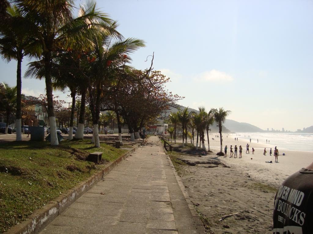 Praia de guaratuba no parana by macoanj