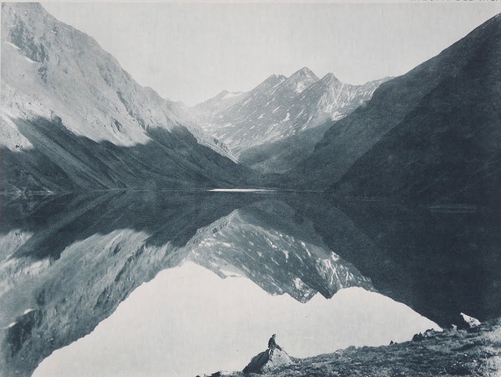 Espejo de agua, Laguna del Inca by horacioparrague