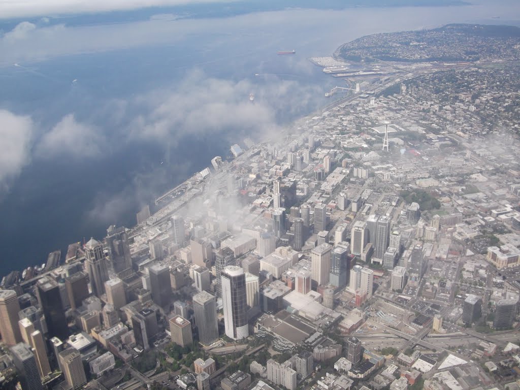 Flying over Seattle, WA by L-Contreras