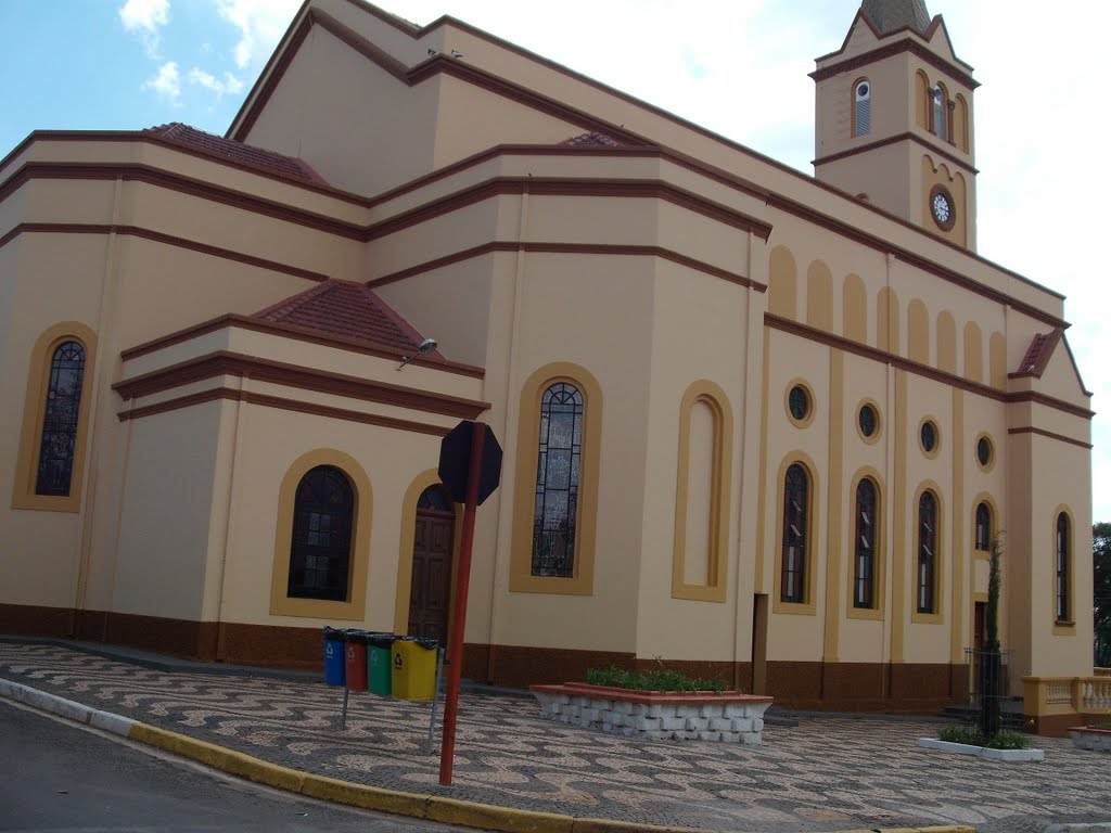 Lateral Igreja Matriz de Torrinha by LuziACruzFrata