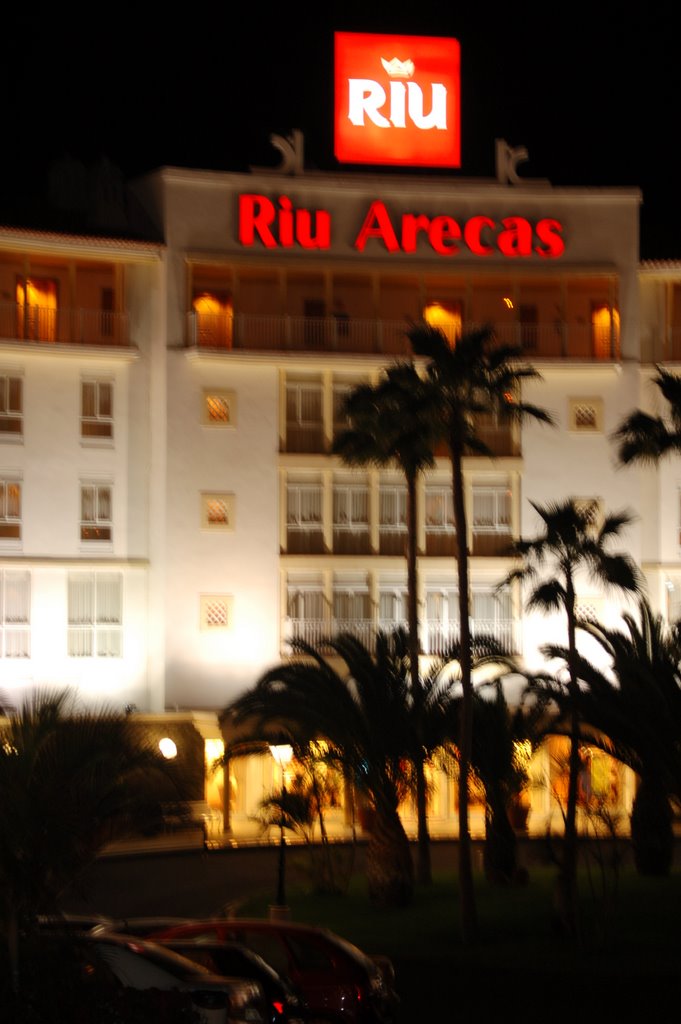 RIU Arecas bei Nacht by callipix.de