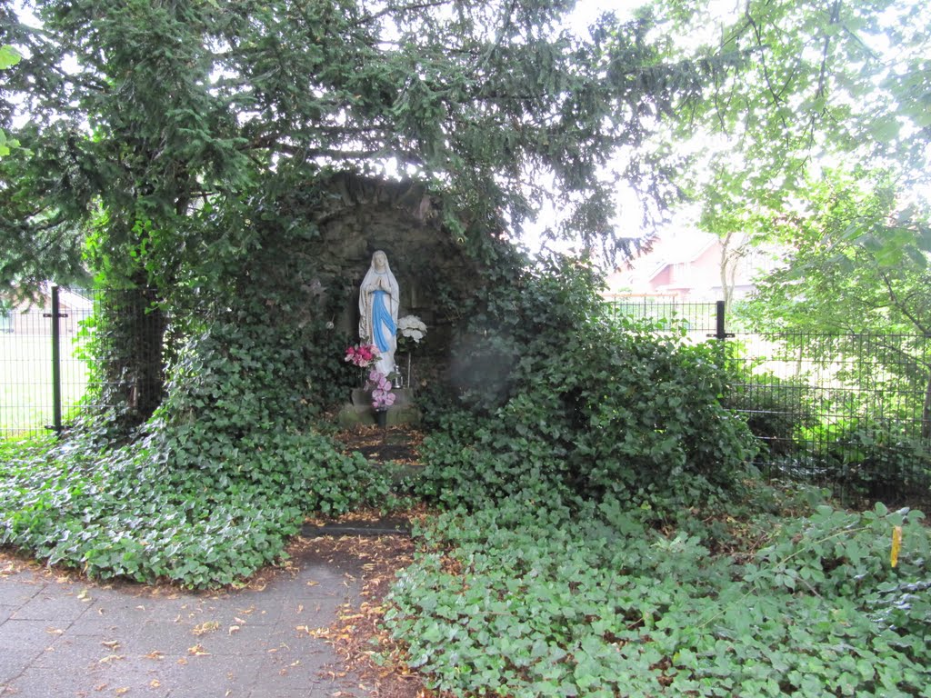 Lourdes grotto behind the Sint Jozef (Saint Joseph's) church by Willem Nabuurs