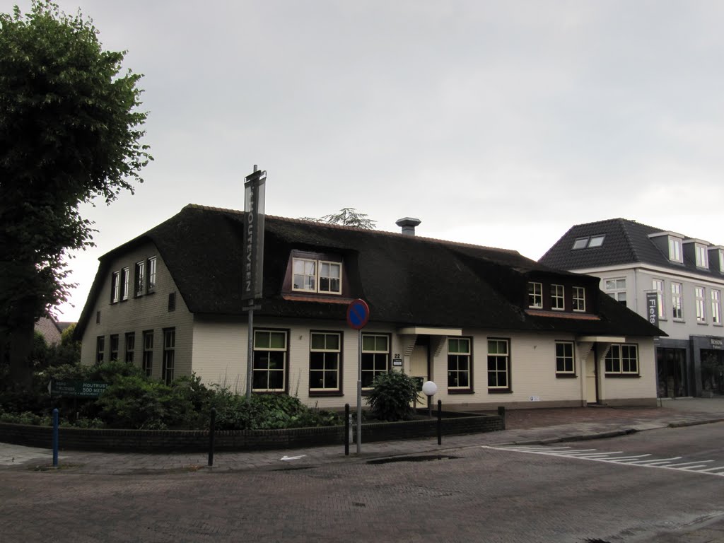 Monumental building at the Van Tuyllstraat by Willem Nabuurs