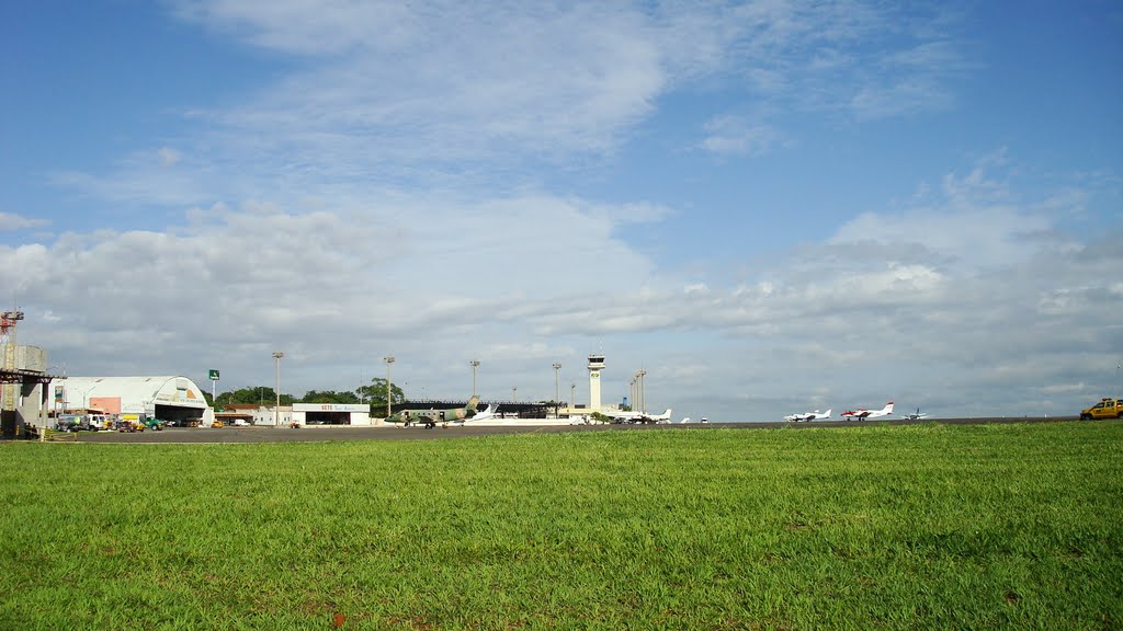 Aeroporto de Goiânia. by guto1606