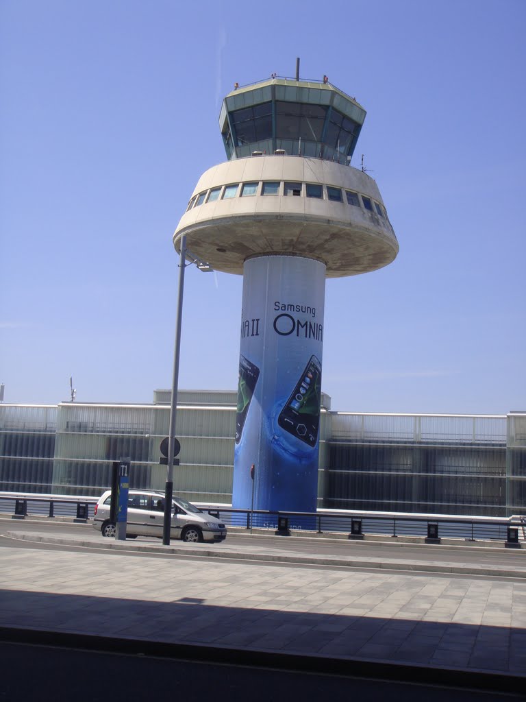 Torre del aeroport, vista by José Manuel Pinto