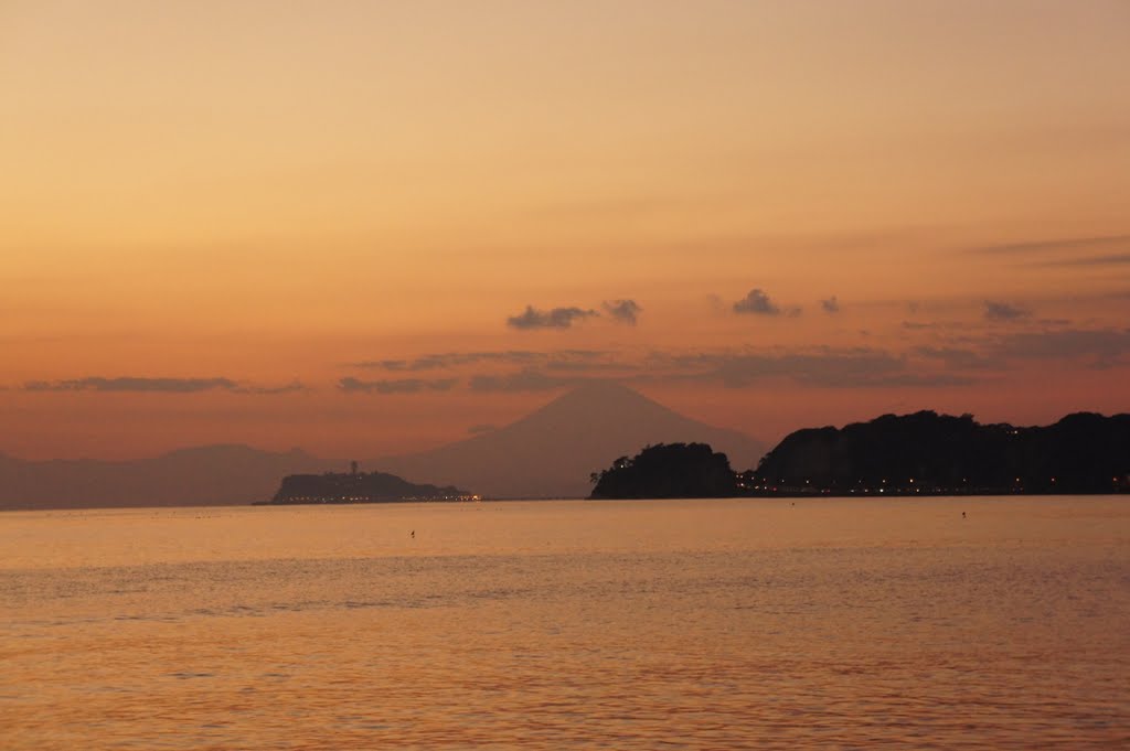 Mt. Fuji, Enoshima and Inamuragasaki by панда