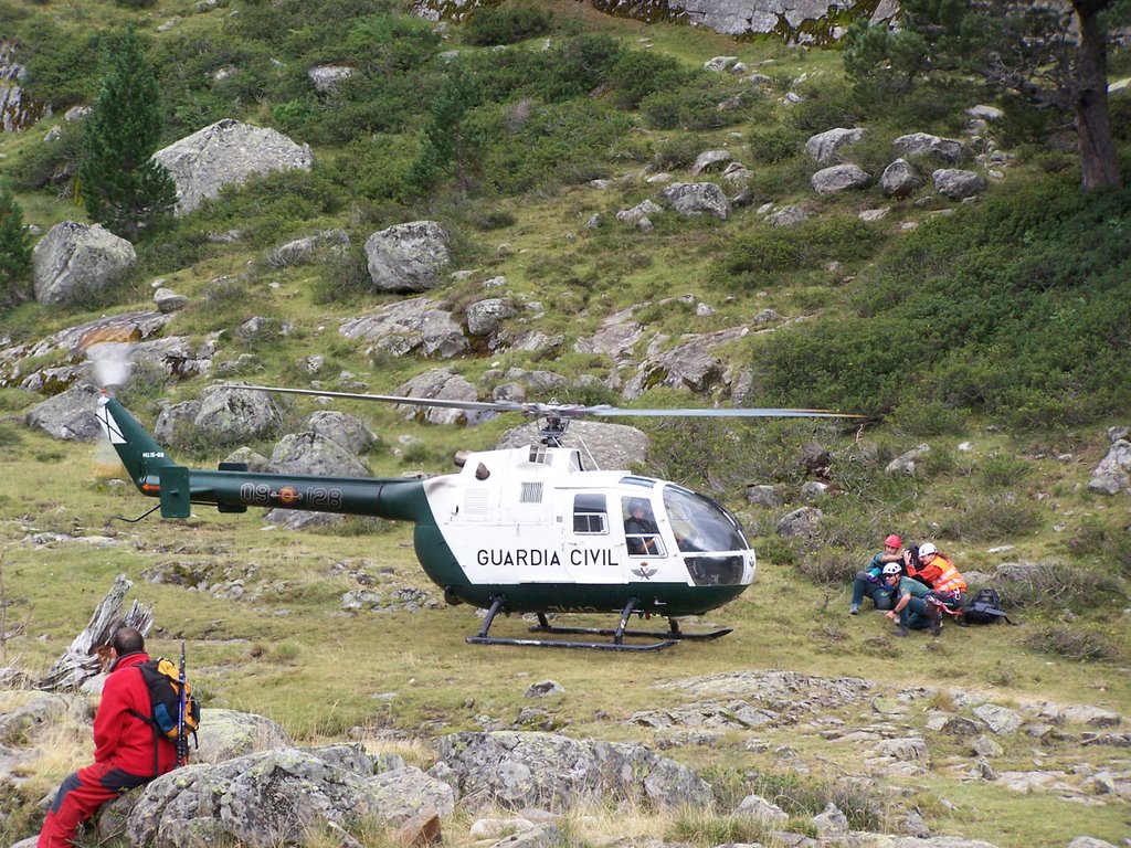 RESCATE en el Pirineo by Carlos Ramos De  Los…