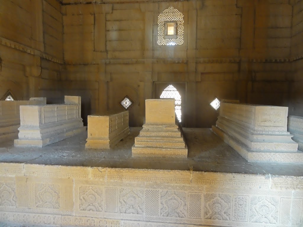 Inside the tomb (Grave) of Mirza Isa Khan Turkhan 3rd s/o Mirza jan Baba Khan Turkhan 1644 AD 1054 AH Makli Thatta SIndh by Mir Meharullah Talpu…