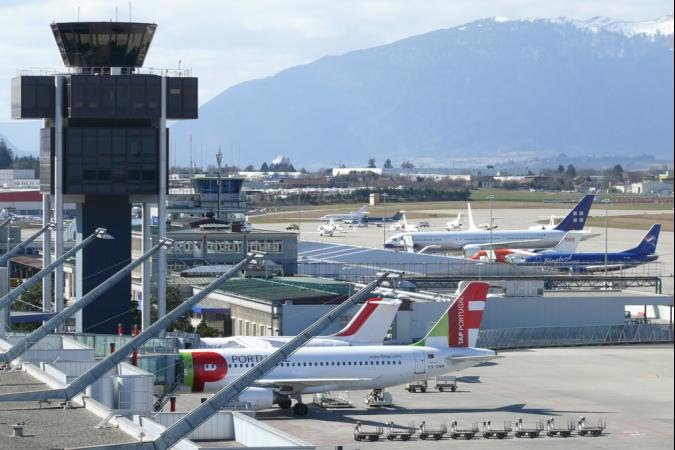 Geneva cointrin airport by maximelsayed