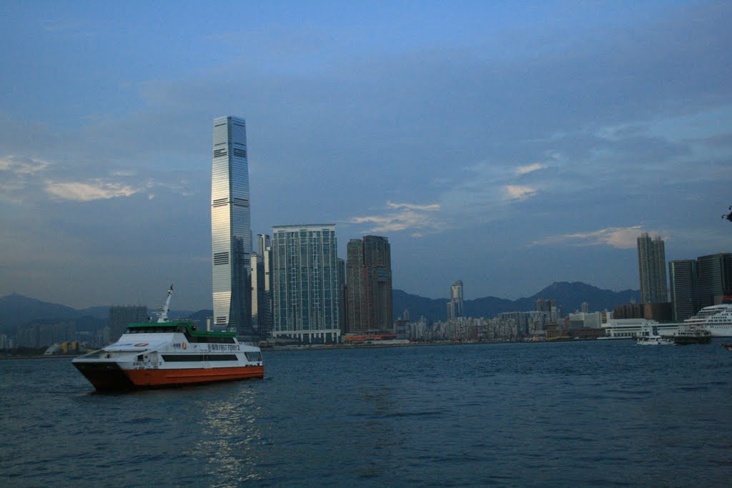 Hong Kong Habour by annaw84