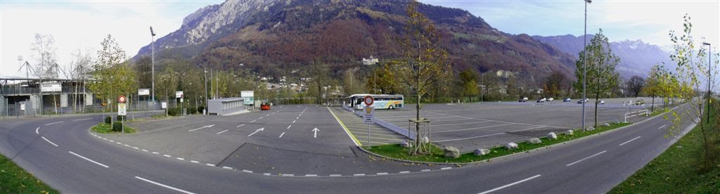 Parkplatz beim Fussballstadion Vaduz by topweg.ch