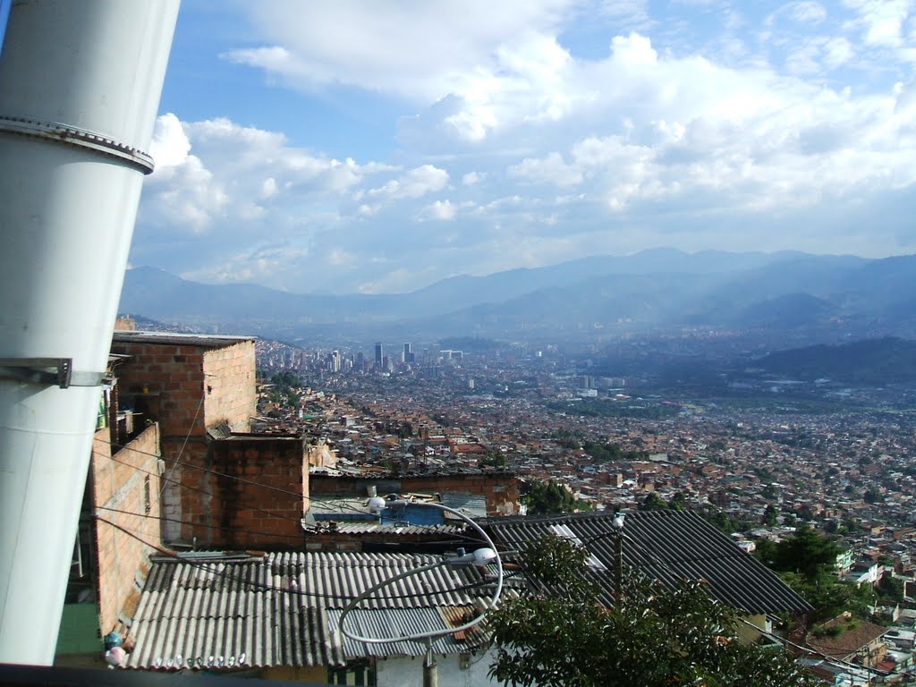 Medellín by allmhurach