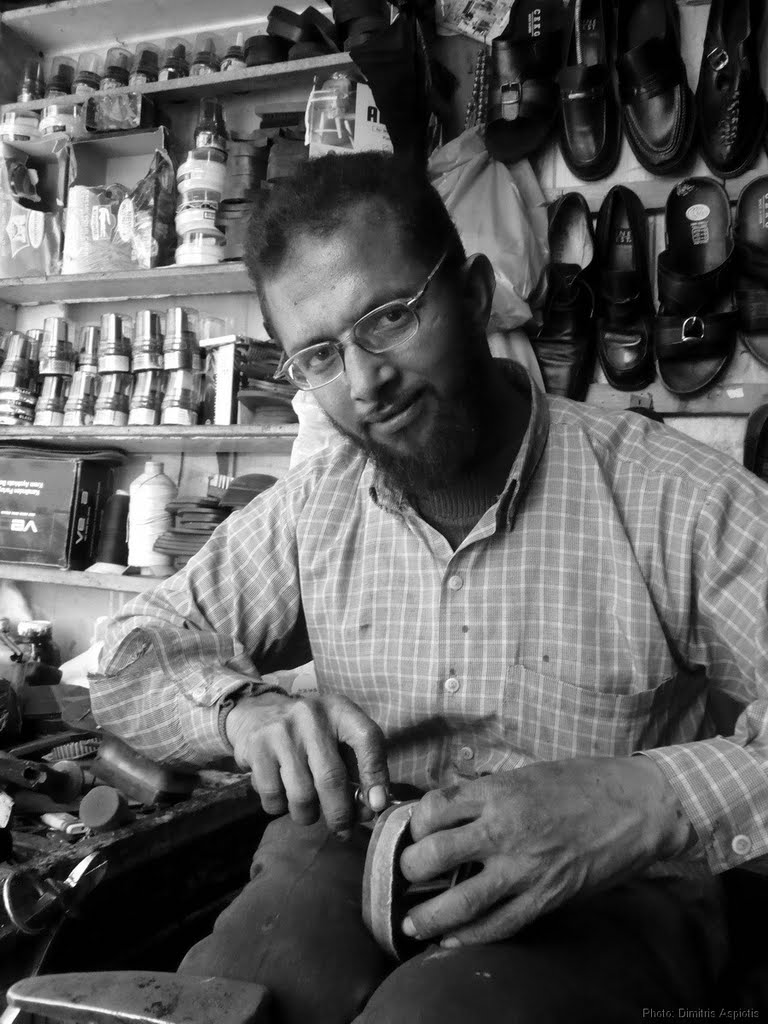 Shoes repair Al-Karak - Aug07 by cycle way