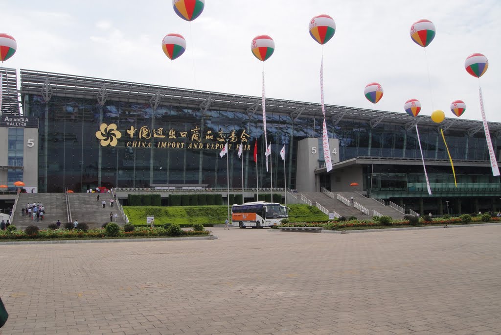 Guangzhou - Canton Fair 2010 by Marcelo D.