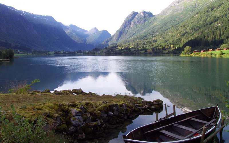 Lake Floen in Olden .Norway. by Bjørn Fransgjerde