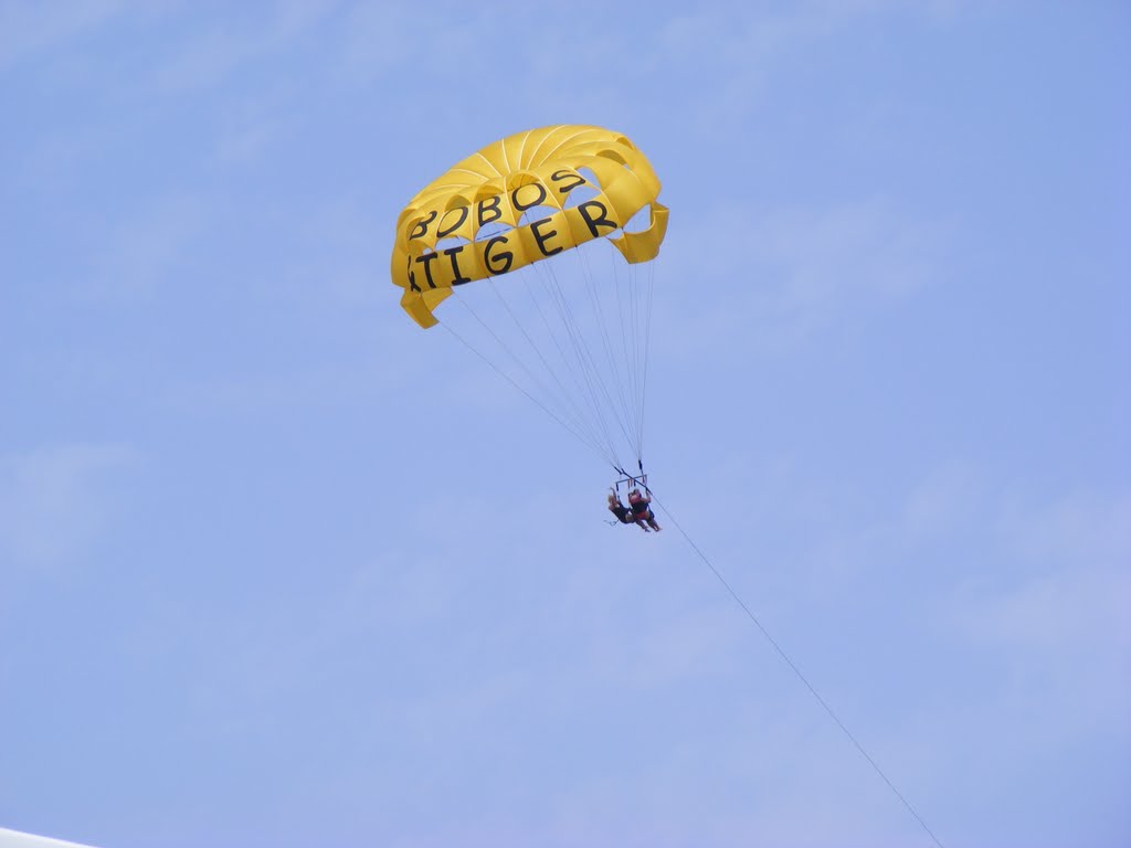 We are flying above the Red Sea (Kati and me) by Tóthné Magdi