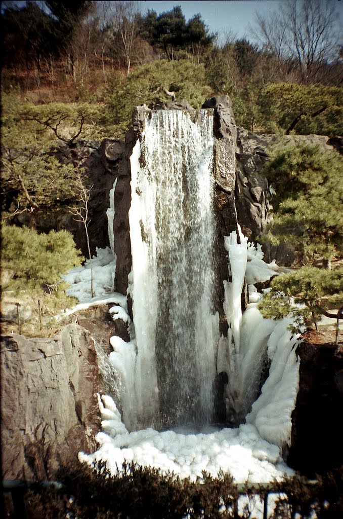 Waterfall by Wojciech Dziuba