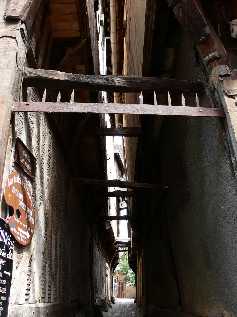 Ruelle des Chats - Troyes (Aube) by jasonvy7