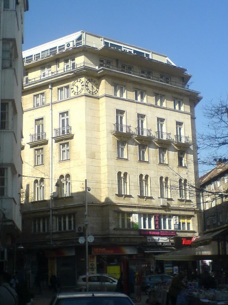 "Slaveykov Sq.", Sofia, Bulgaria, 07.11.2010 by benjaminn