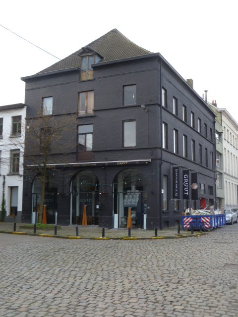 Gent, Korianderstraat 2, Stadsbrouwerij Gruut (vroeger Katoen- en Vlasspinnerij De Gandt-Vanderschueren) by Antisthenes