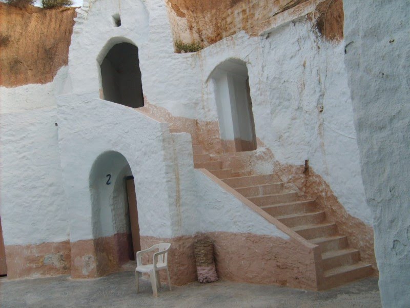 Intérieur d"une maison troglodyte by Chami Khalil