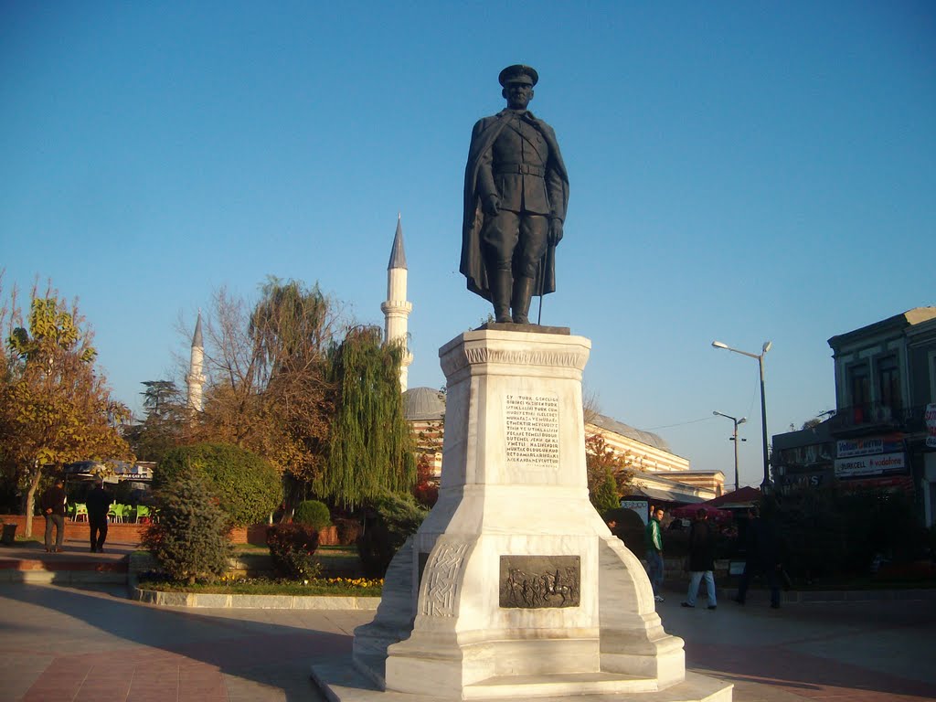 ATATÜRK STATUE (Edirne) by bulgar