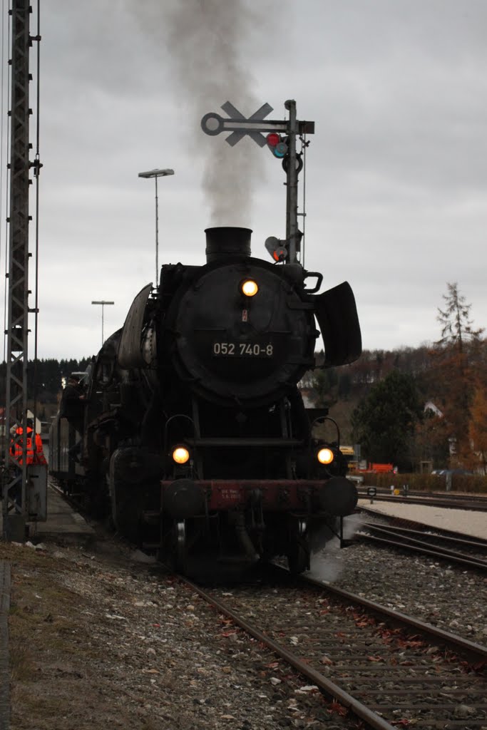 Dampflok 052 740-8 in Münsingen by Martin Grünvogel