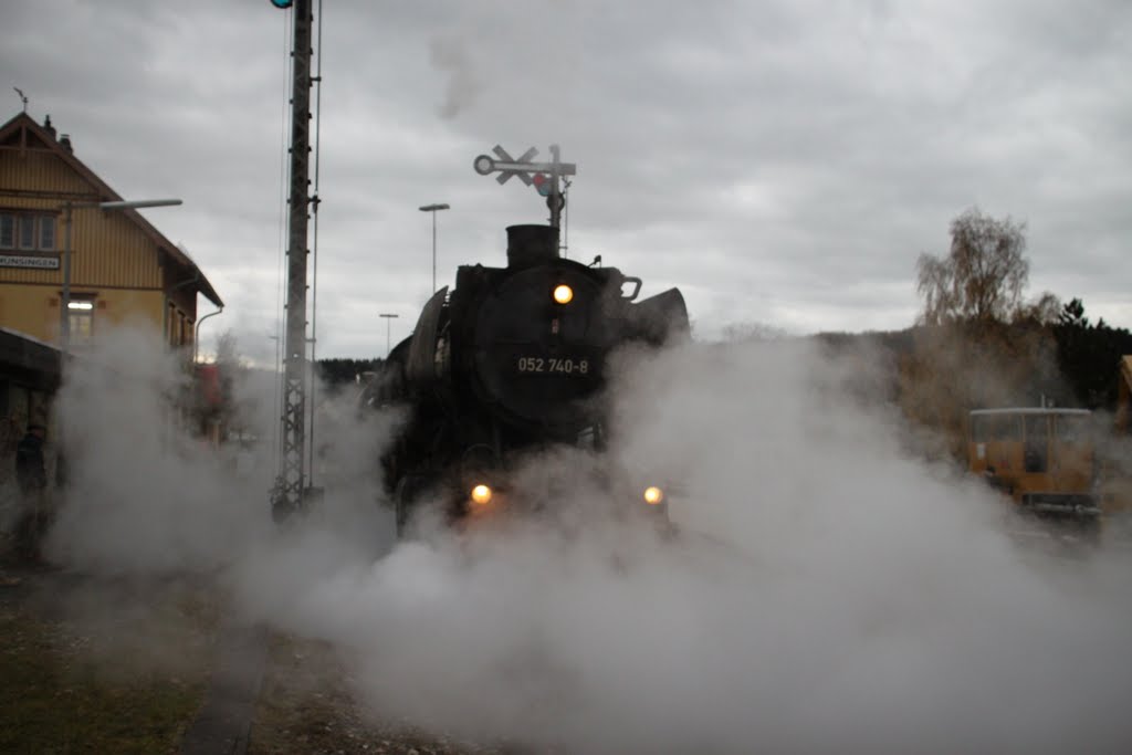 Dampflok 052 740-8 in Münsingen by Martin Grünvogel