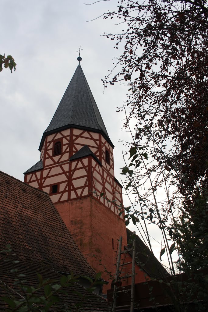 Blick zum Kirchturm der Allerheiligenkirche by K-Heinz